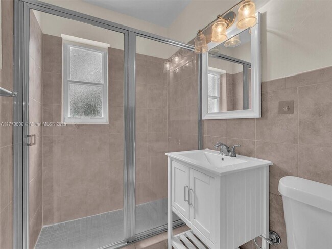 Building Photo - 6510 SW 63rd Ct