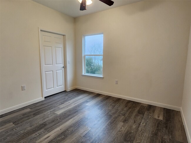 Building Photo - 6202 Lacey Oak Dr