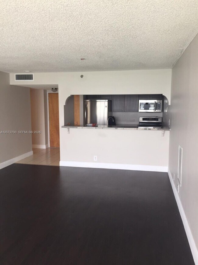 Building Photo - 7601 E Treasure Dr