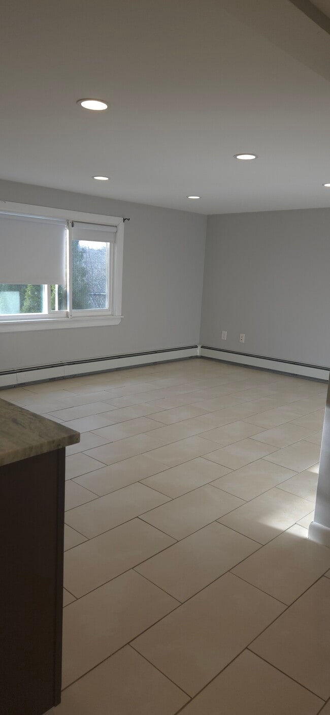 Building Photo - 27 Range Heights Terrace