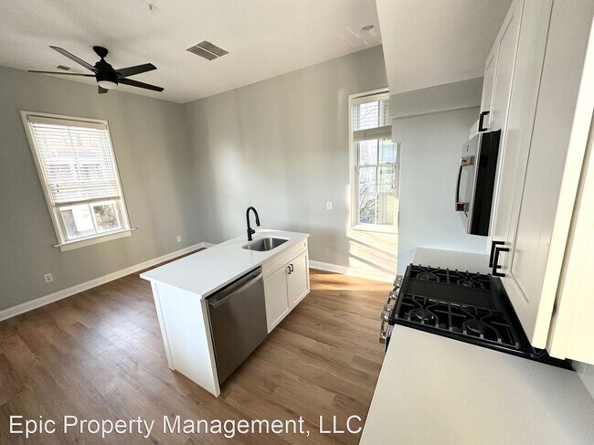 Building Photo - 2 br, 2 bath House - 4342 McCarthy St