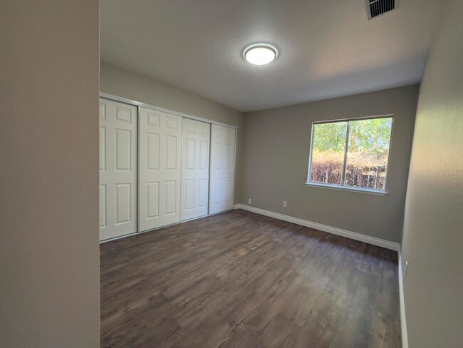 Building Photo - 52121 Avenida Velasco