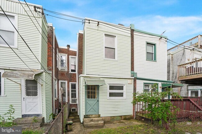 Building Photo - 868 N 27th St