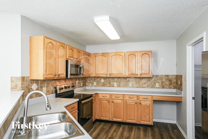 Building Photo - 10305 Kings Gap Way