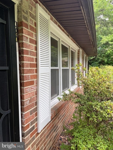 Building Photo - 6740 Solomons Island Rd N