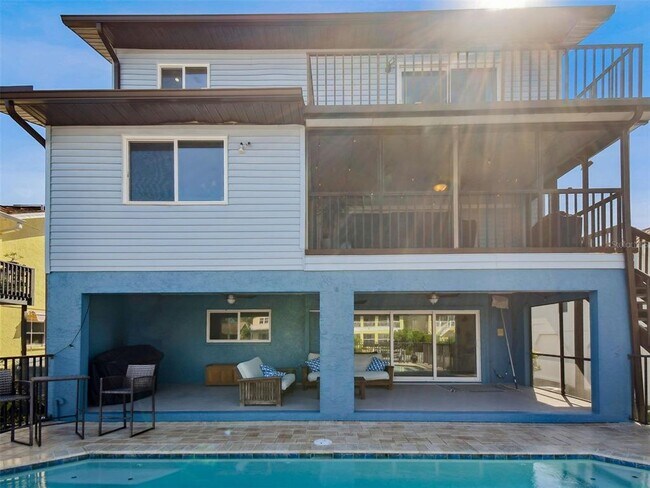 Building Photo - 6241 Bayside Dr