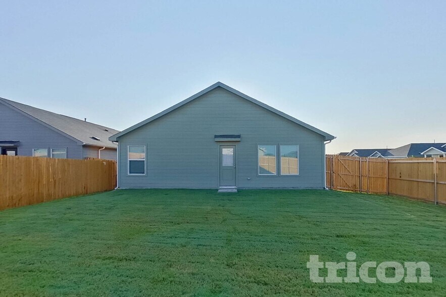 Building Photo - 834 Ginkgo Wy