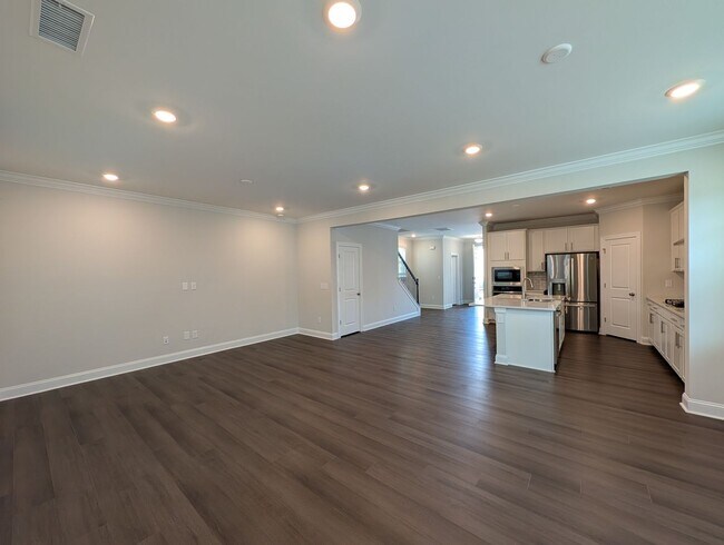 Building Photo - 332 Canyon Spring Trl