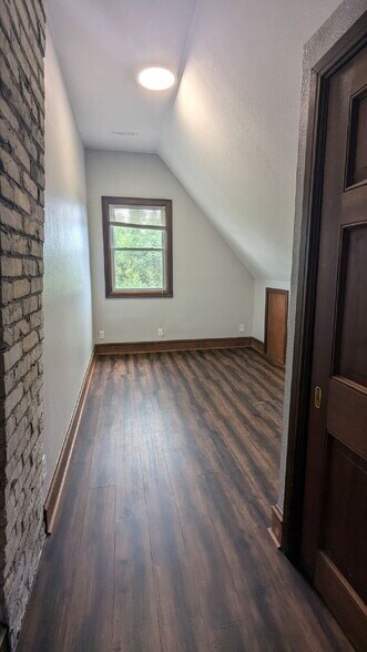 Building Photo - 1908 E Webster Pl