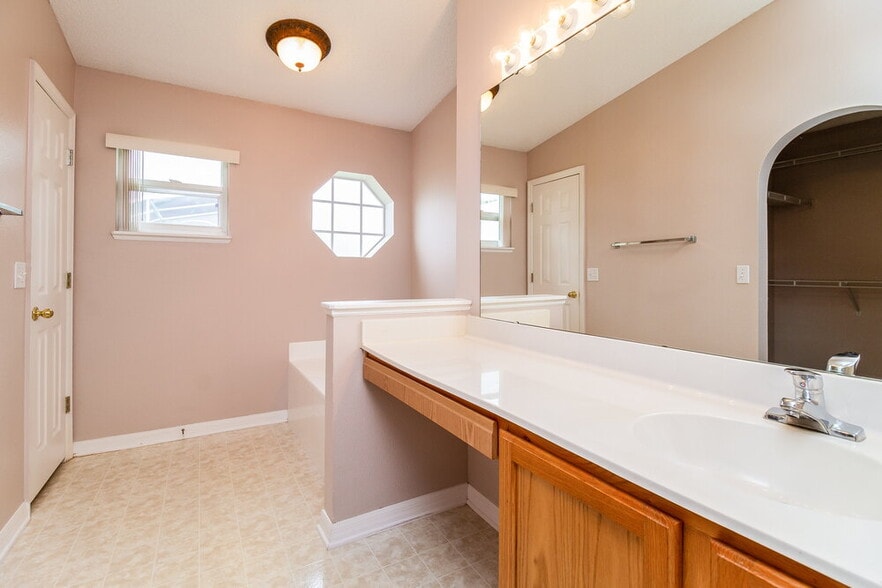 Building Photo - 11256 Carabelee Cir
