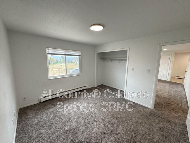 Building Photo - 4995 Picturesque Cir