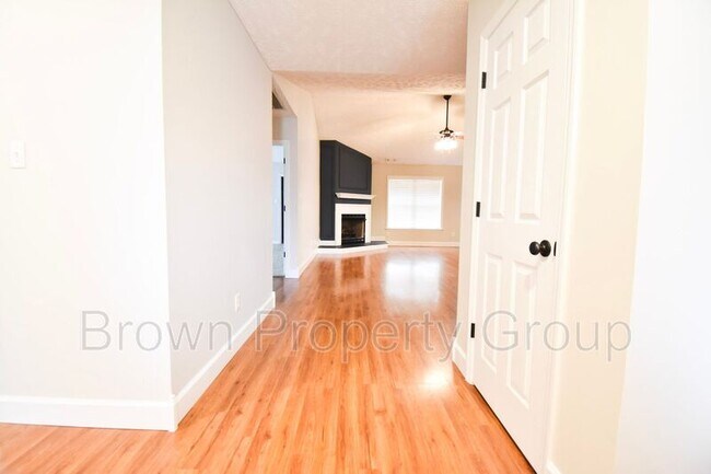 Building Photo - 2812 Bolla Dr