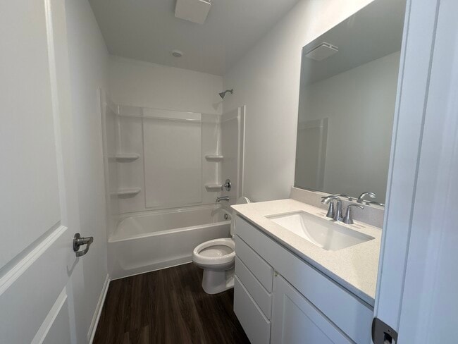 Building Photo - 25636 W Yorkshire Dr