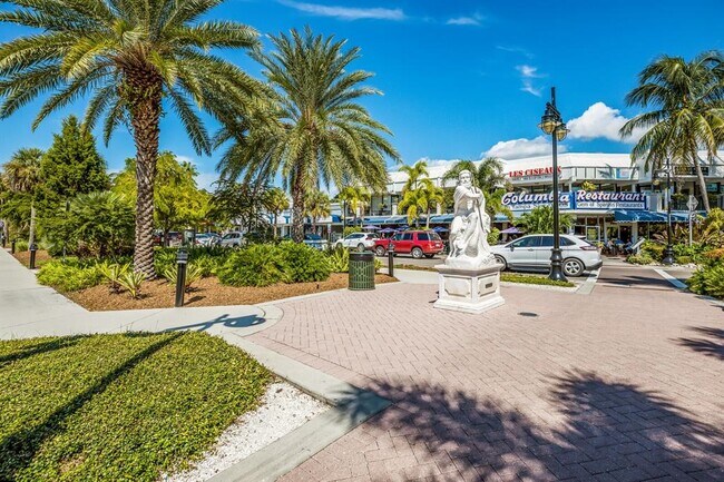 Building Photo - 1750 Benjamin Franklin Dr