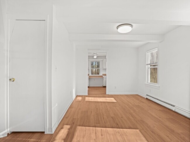 Building Photo - 500 Sport Hill Rd