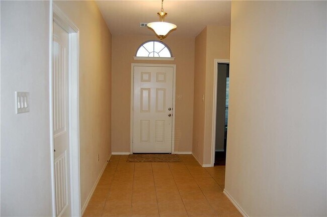 Building Photo - 2201 Liriope Ln