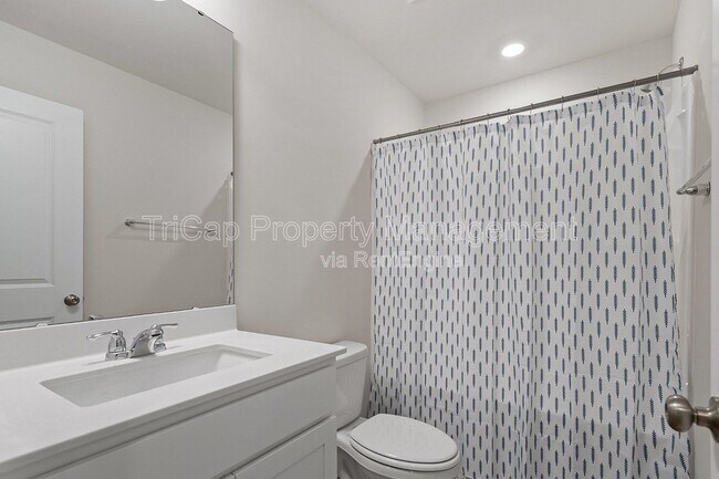 Building Photo - 1721 Chirping Trl