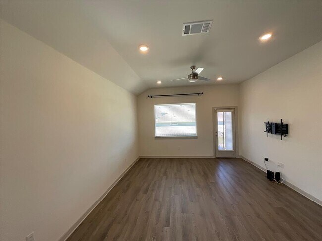 Building Photo - 120 Merrick Rd