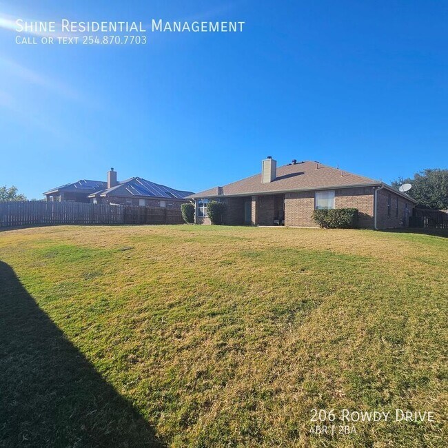 Building Photo - 206 Rowdy Dr