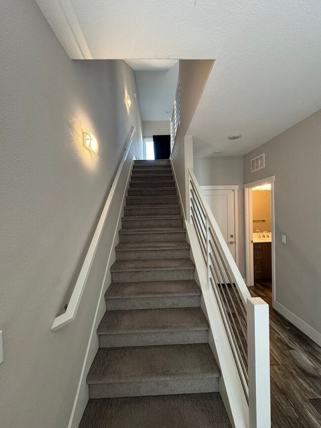 Building Photo - Work Downtown?