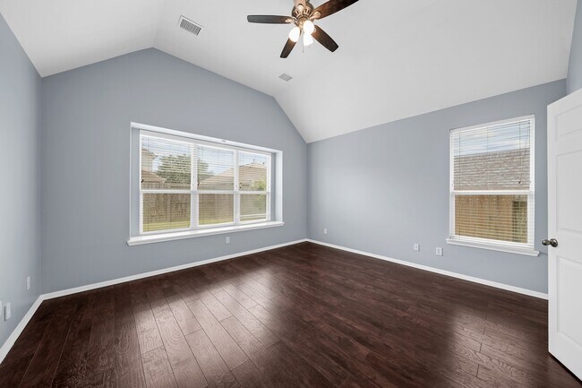 Building Photo - 12 Palomar Dr