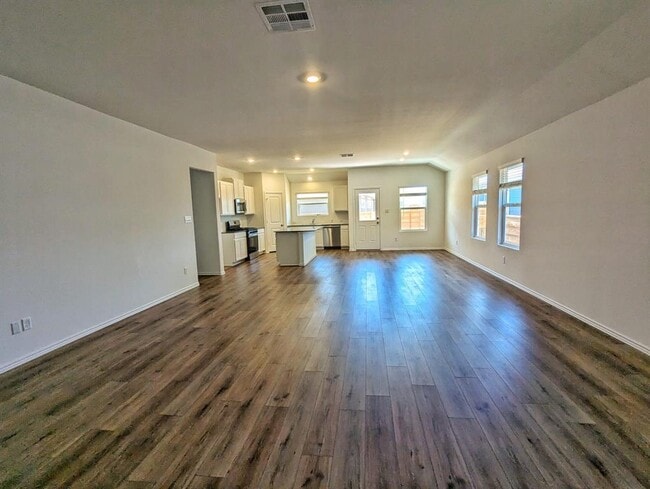Building Photo - 158 Gresham