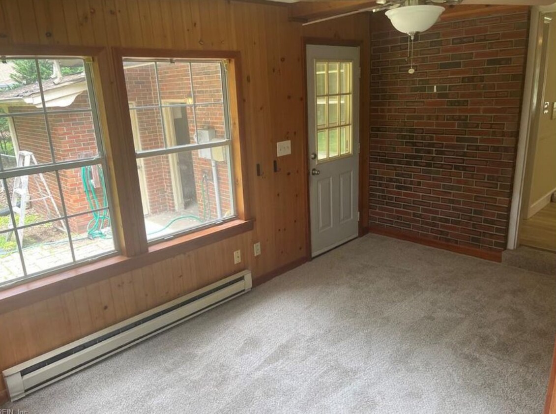 Building Photo - 229 Bridgeview Cir