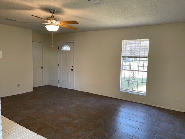 Building Photo - 6823 Zapata Dr