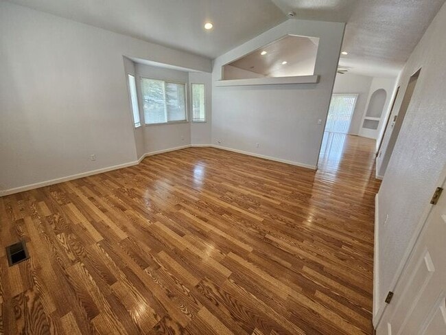 Building Photo - 3 bed 2 bath 2 Car Garage Cimarron Community Home FOR RENT!