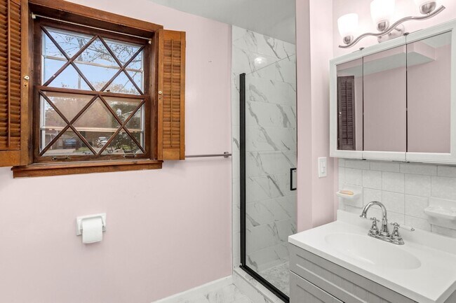 Building Photo - 2909 Cherry Hills Dr