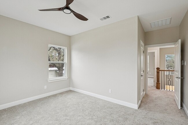Building Photo - 1713 Highland Dr W