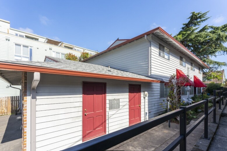 Building Photo - 2522 SE 29th Ave