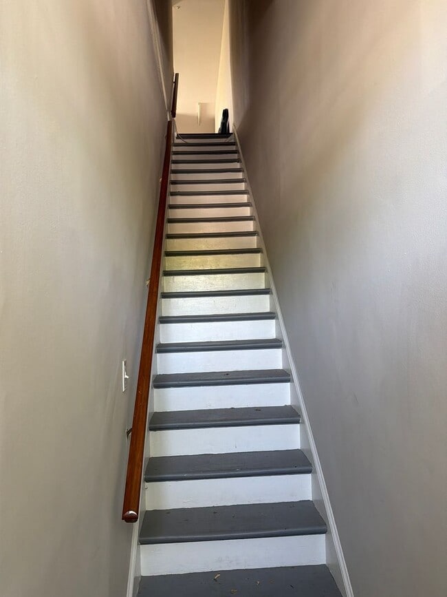 Building Photo - 1203 W Main St