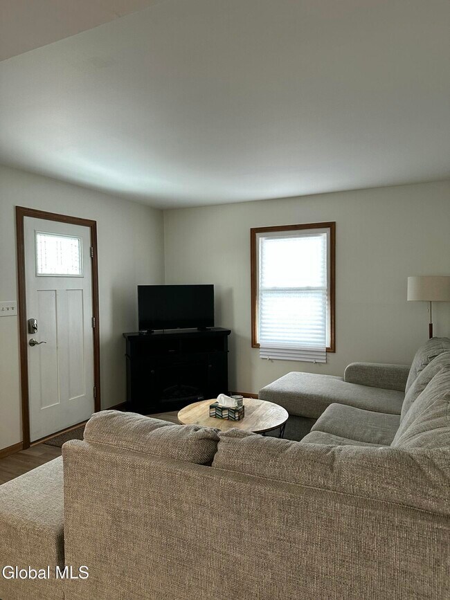 Building Photo - 14 Vanderbilt Ave