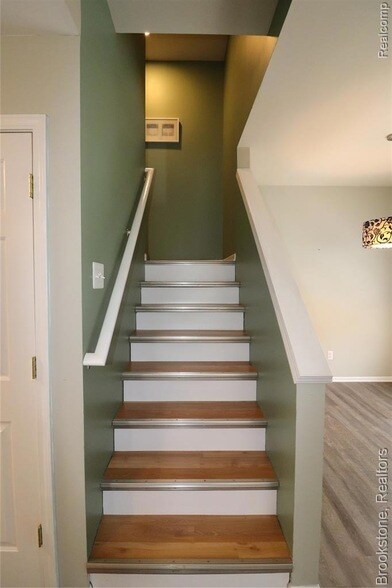 Building Photo - 2096 Cloverly Ln