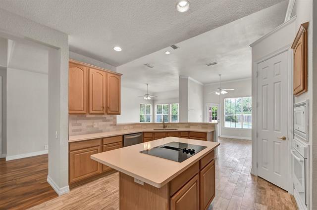 Building Photo - 306 Canyon Lake Dr