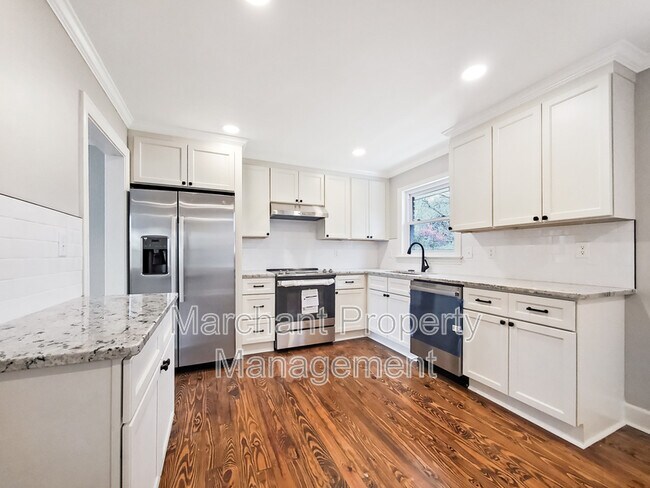 Building Photo - 103 Robin Hood Rd