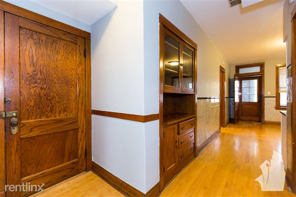 Building Photo - 1538 W Wrightwood Ave