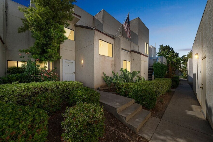 Building Photo - 14500 Las Palmas Dr