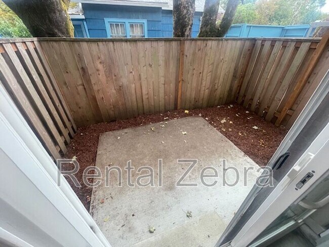 Building Photo - 6702 SE 80th Ave