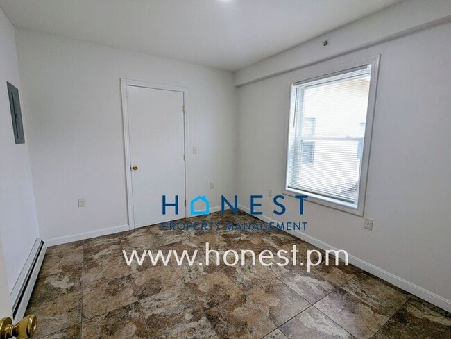 Building Photo - 1635 Lewiston Rd