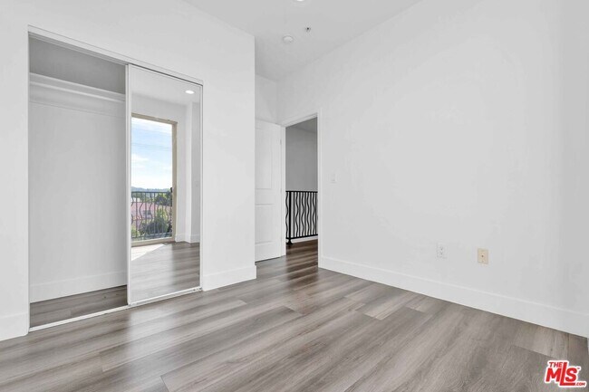 Building Photo - 6006 Klump Ave