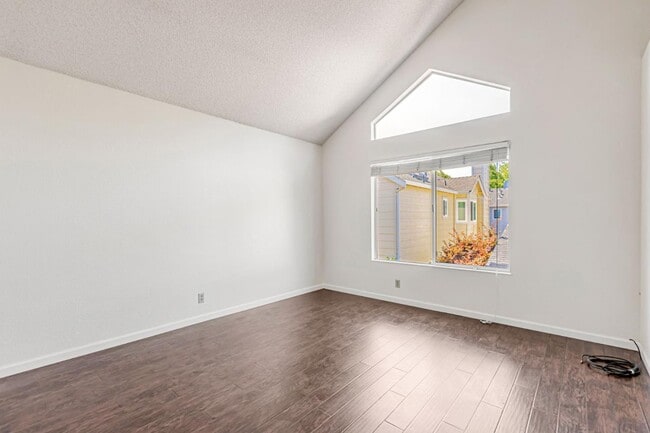 Building Photo - 39737 Potrero Dr