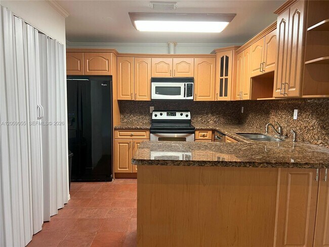 Building Photo - 6211 SW 116th Pl