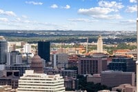 Building Photo - 610 Davis St