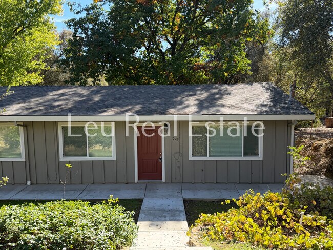 Building Photo - 1028 Bridgeview Dr