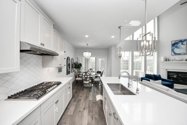 Building Photo - 8922 Golden Mist Dr