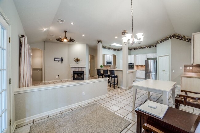 Building Photo - BEAUTIFUL SINGLE-STORY 3-BEDROOM HOME IN S...