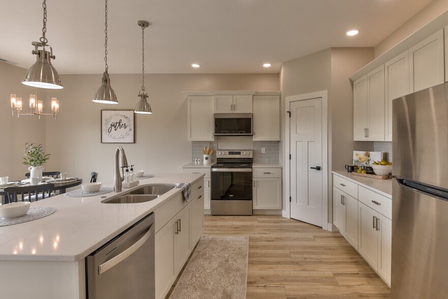 Building Photo - 625 Layne Dr