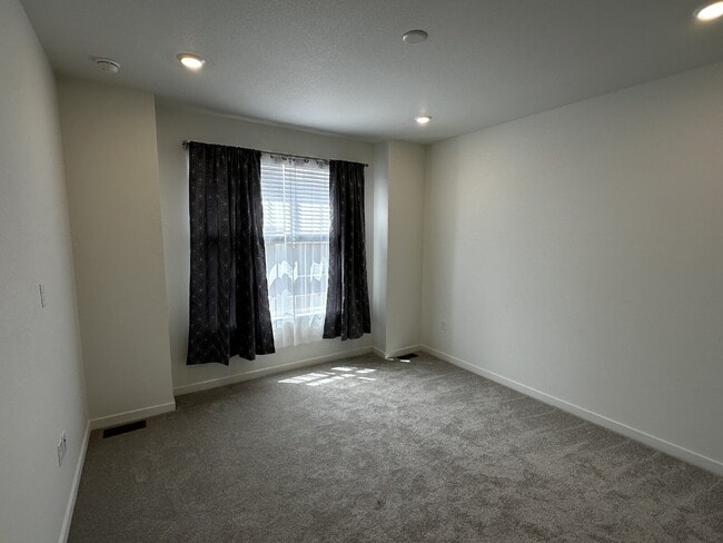 Building Photo - **AVAILABLE NOW!! Age 55+ Gated Community ...